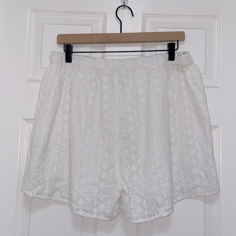 ASOS White Eyelet Short Set - Picture 8 of 10